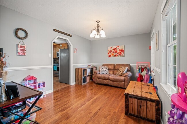 Foto del edificio - 5704 Haley Ln