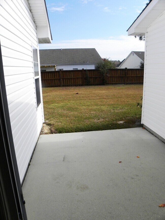 Building Photo - Central Wilmington! Live across from The Point at Barclay! Lovely one level patio home in popular...