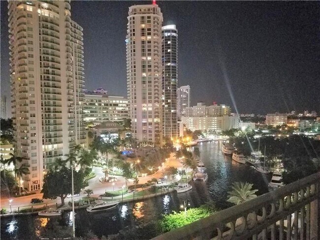 511 SE 5th Ave Unit 1020 photo'