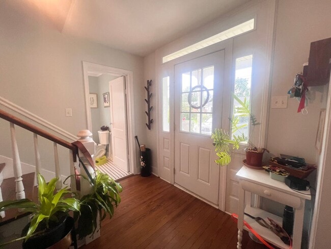 Building Photo - 805 Rockland Ave
