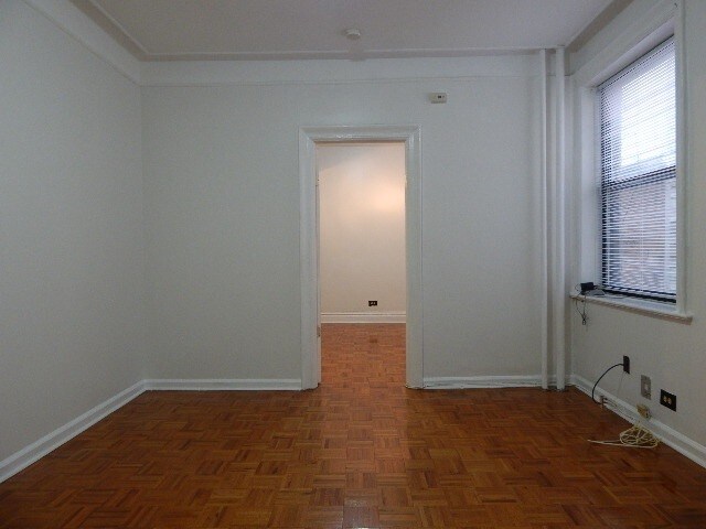 Building Photo - 42 Van Wagenen Ave