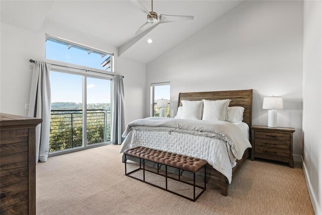 Foto del edificio - 8110 Ranch Rd 2222
