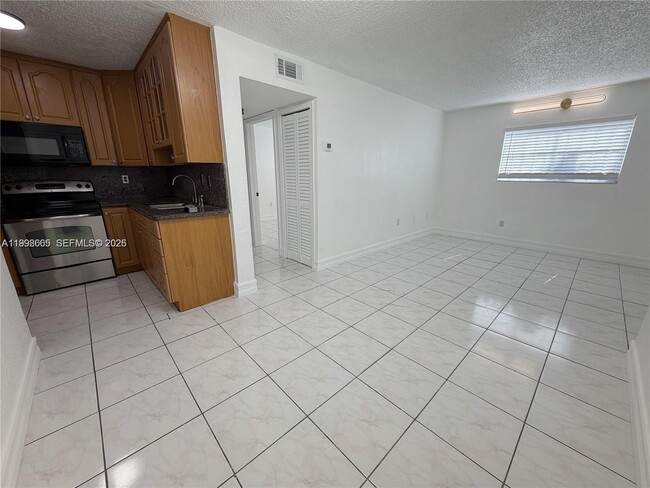 Foto del edificio - 2565 W 56th St