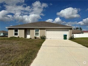 Building Photo - 1705 NE 33rd Ln