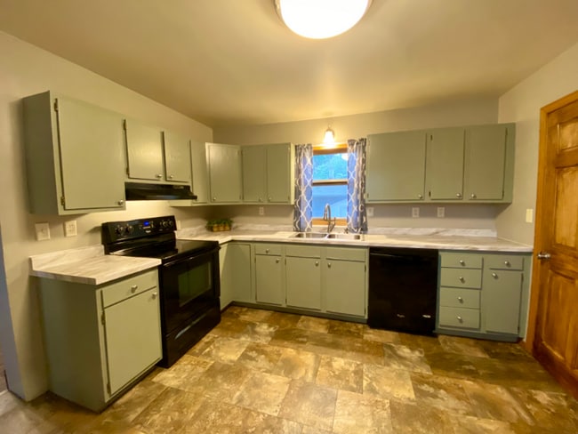 Building Photo - 209 S Willow Ave