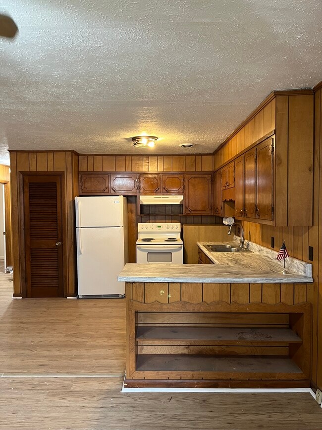 Building Photo - 2320 Tinnell Ct