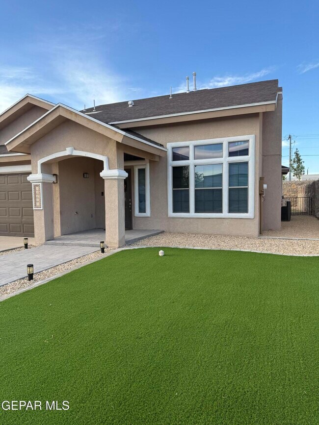 Foto del edificio - 12253 Holy Springs Ct