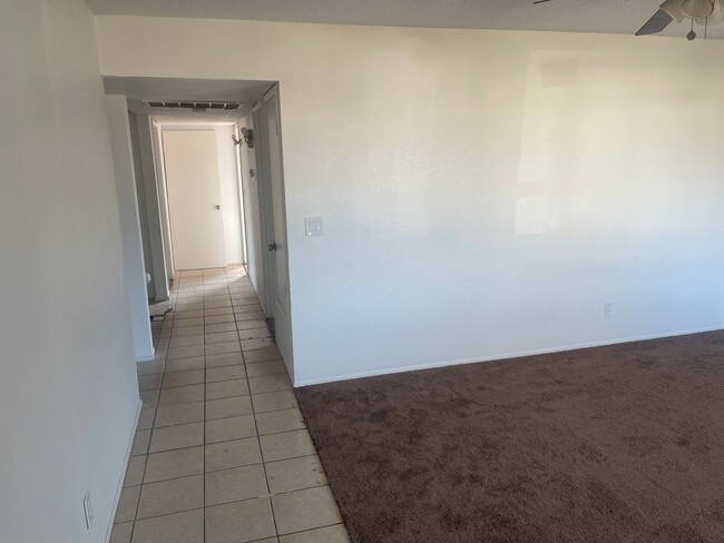 Building Photo - 3 Bedroom/ 2 Bath fully updated with indoo...