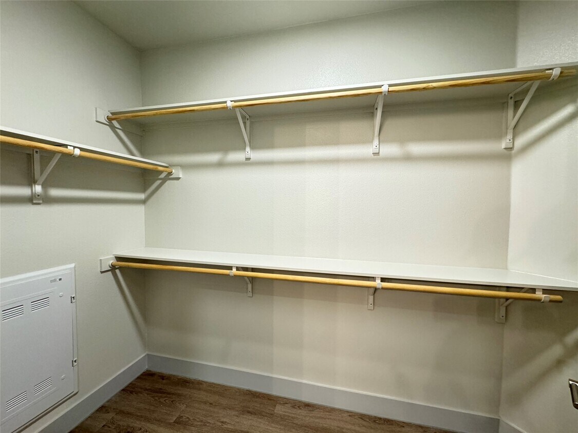 Foto del edificio - 29600 Ronald Reagan Blvd