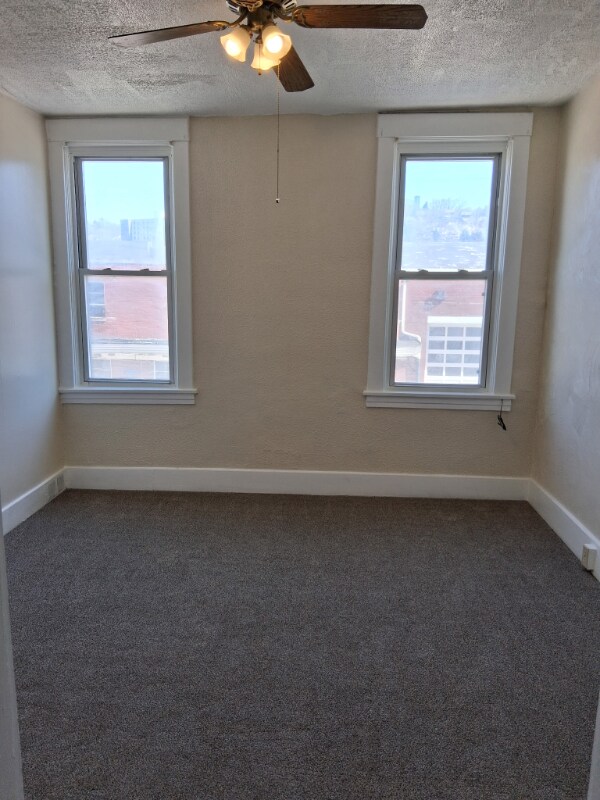 Foto del edificio - 433 Maplewood Ave