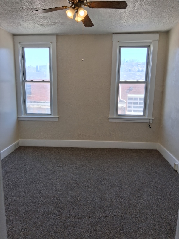 Foto del edificio - 433 Maplewood Ave