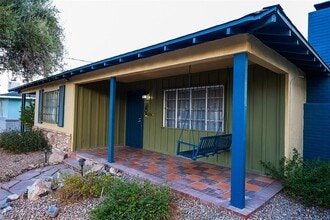 Building Photo - 706 Bracken Ave