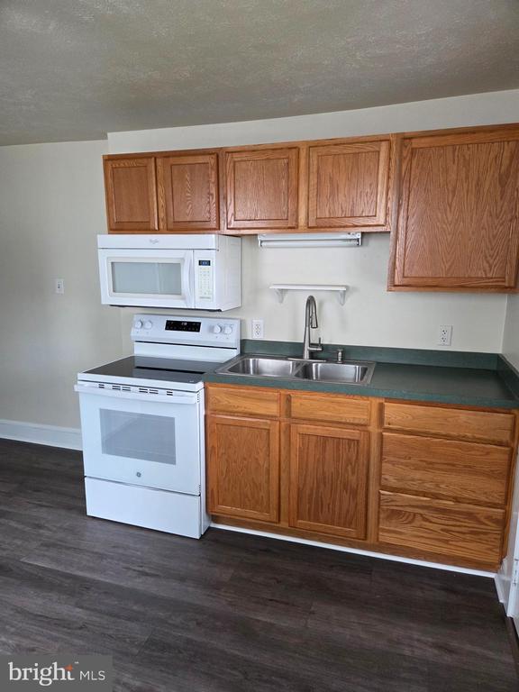 Foto del edificio - 729 E Washington St