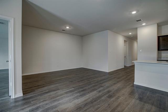Building Photo - 300 Ginger Ave