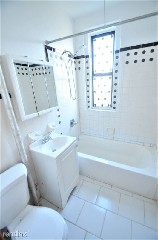 Foto del edificio - 505 W 161st St