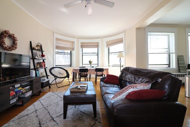 Building Photo - 1090 Beacon St