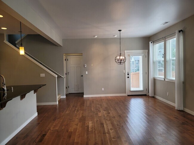 Foto del edificio - 3 Bedroom home in Convenient Silverdale Lo...