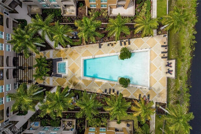 Foto del edificio - 2825 Palm Beach Blvd