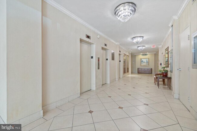 Foto del edificio - 10201 Grosvenor Pl