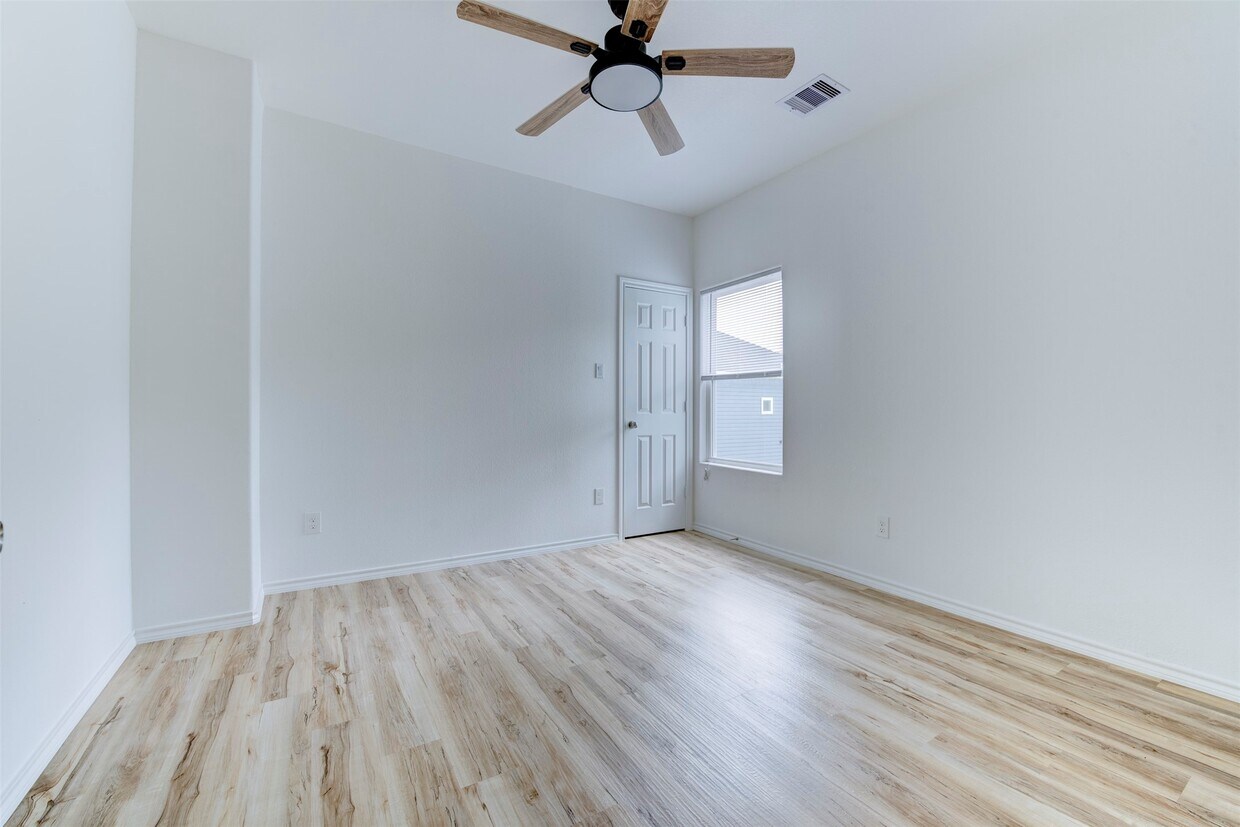 Foto del edificio - 8202 Homewood Ln