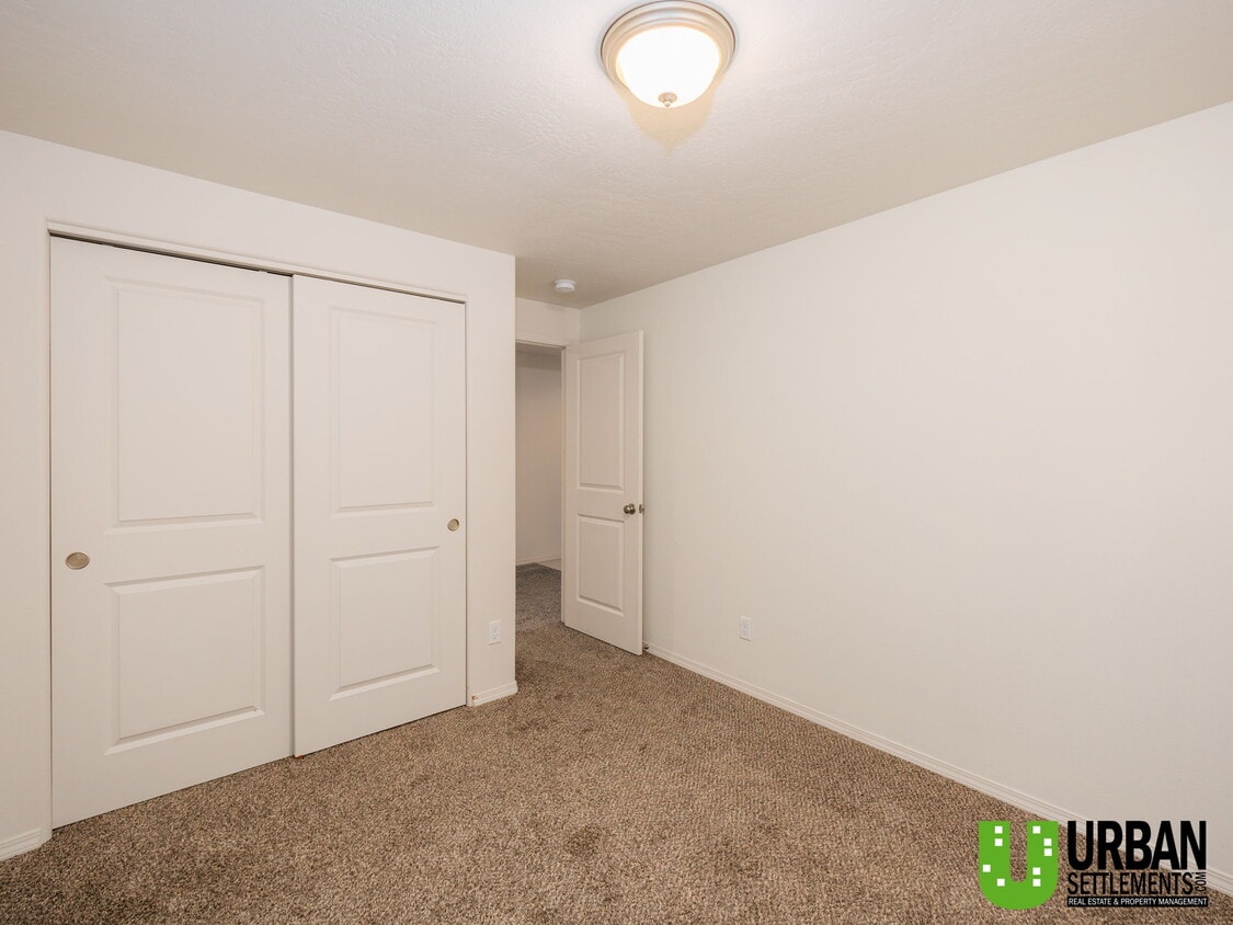 Primary Photo - 4425 N McCabe Ln