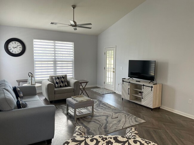Building Photo - 968 Great Egret Cir SW