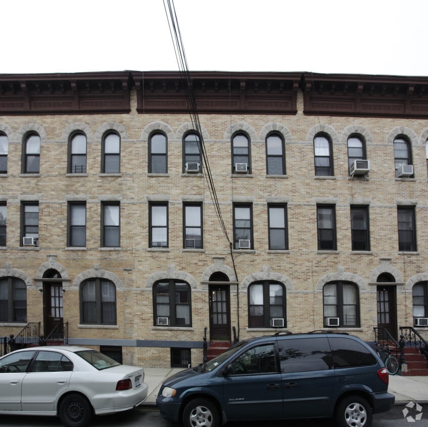 Building Photo - 37 Withers St