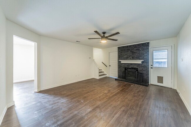 Foto del edificio - Sable Ln Duplex