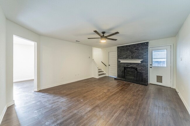 Foto del edificio - Sable Ln Duplex