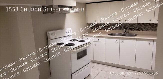 Building Photo - 1 Bedroom Lower Level Apartment