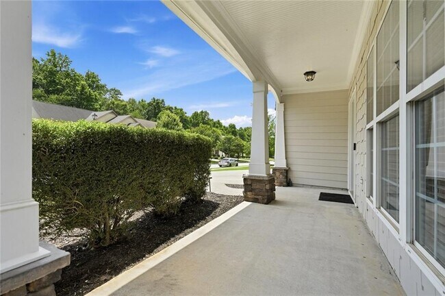 Building Photo - 3320 Pebble Ridge Ln