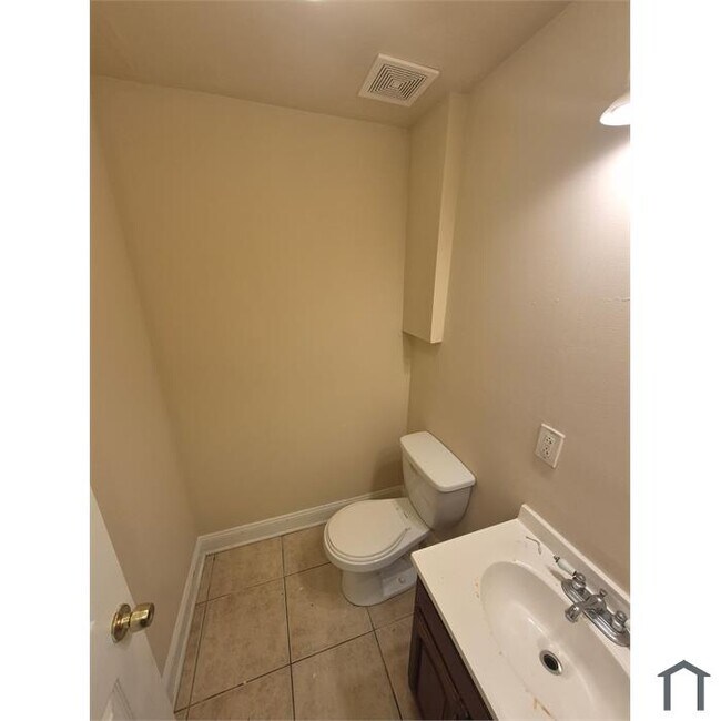 Photo - 2214 N Bouvier- House