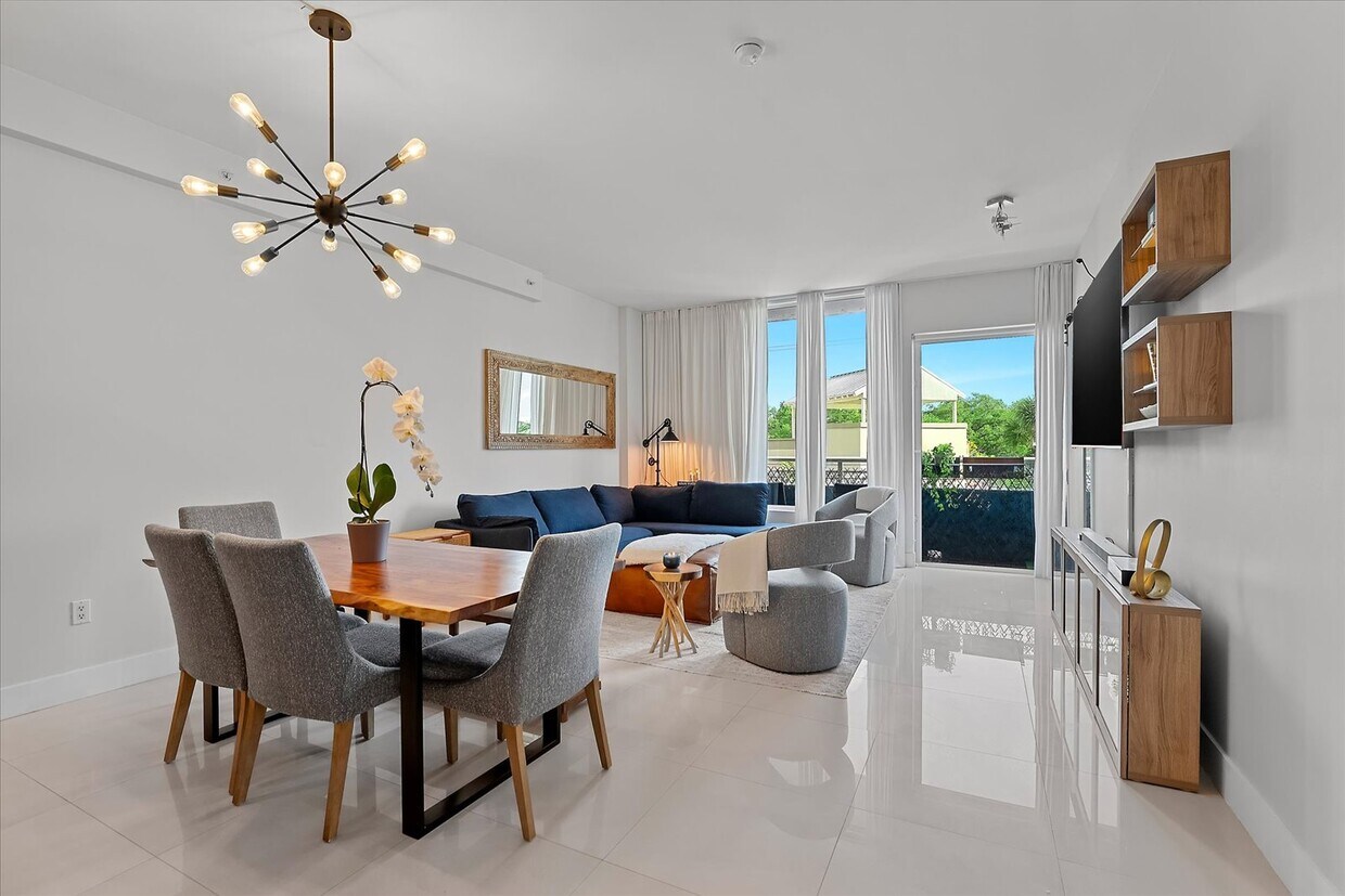Foto principal - 3250 Grand Ave