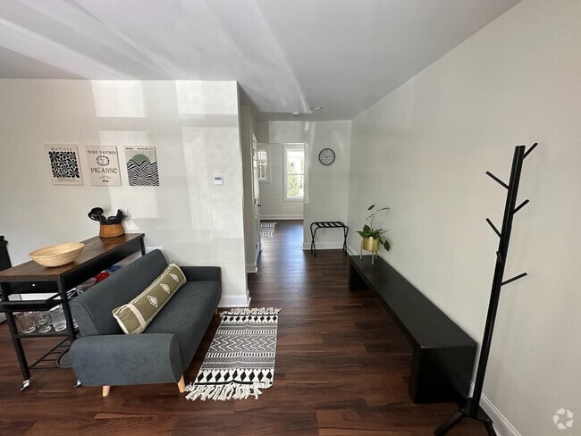 Building Photo - 40 2nd Ave