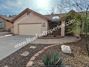 Building Photo - 1560 E Sonoran Desert Dr