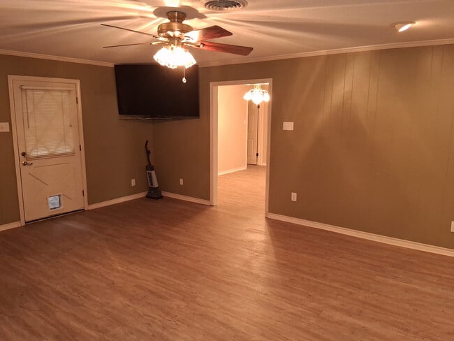 Foto del edificio - 4606 Begonia St