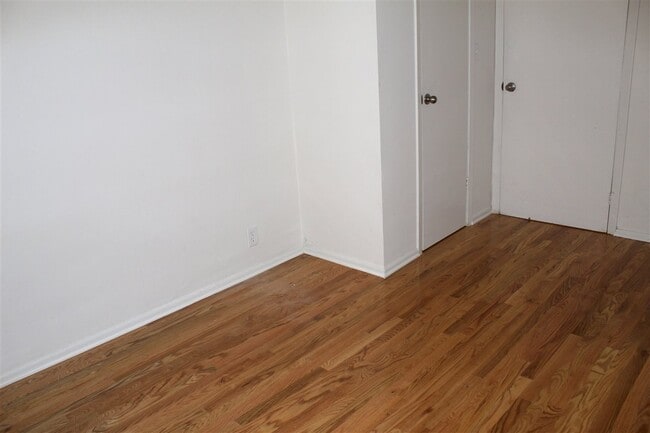 Building Photo - 209 16th St