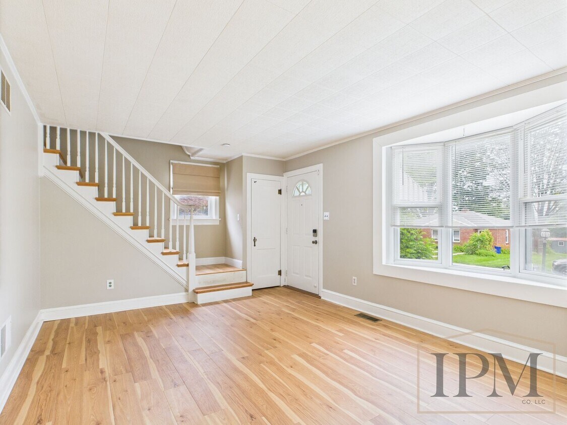 Foto principal - Available Now - Spacious 3-bedroom Home Lo...