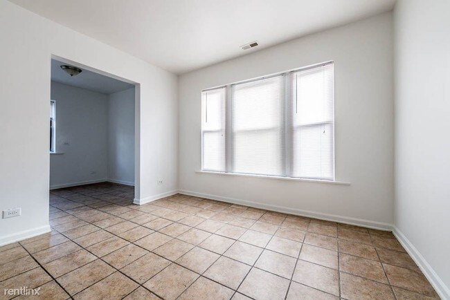 Building Photo - 2 br, 1 bath Apartment - 5448 W Adams St
