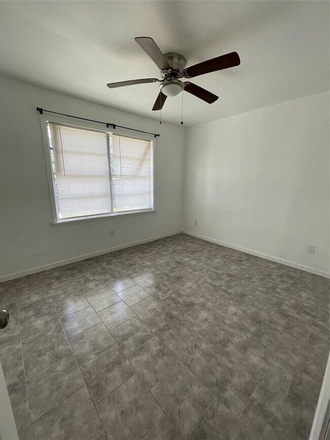Building Photo - 8321 Homewood Ln
