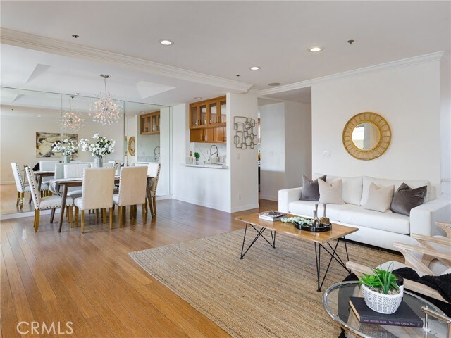 Foto del edificio - 10664 Wilkins Ave