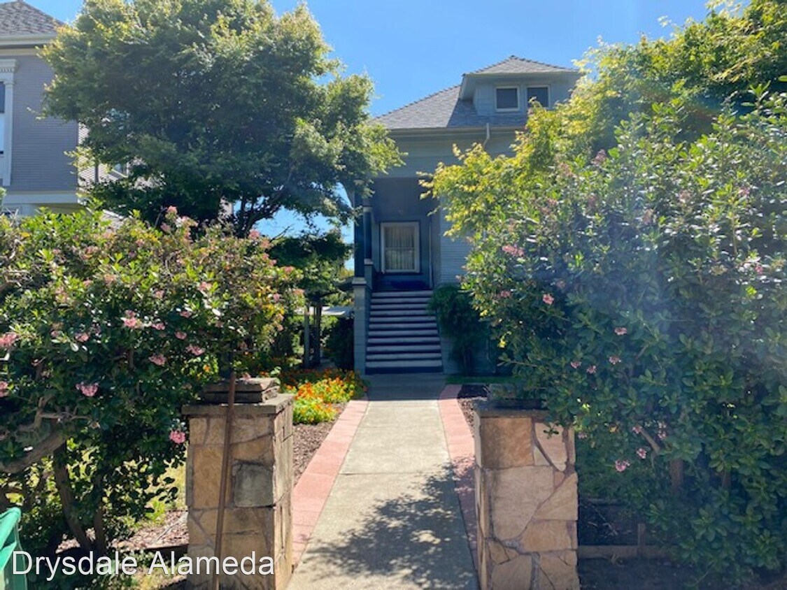 2 br, 1.5 bath House 1826 Alameda Ave B House Rental in Alameda