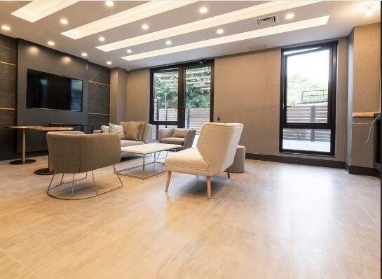 Foto del edificio - 635 4th Ave