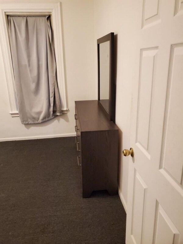 Foto del edificio - 636 E 230th St