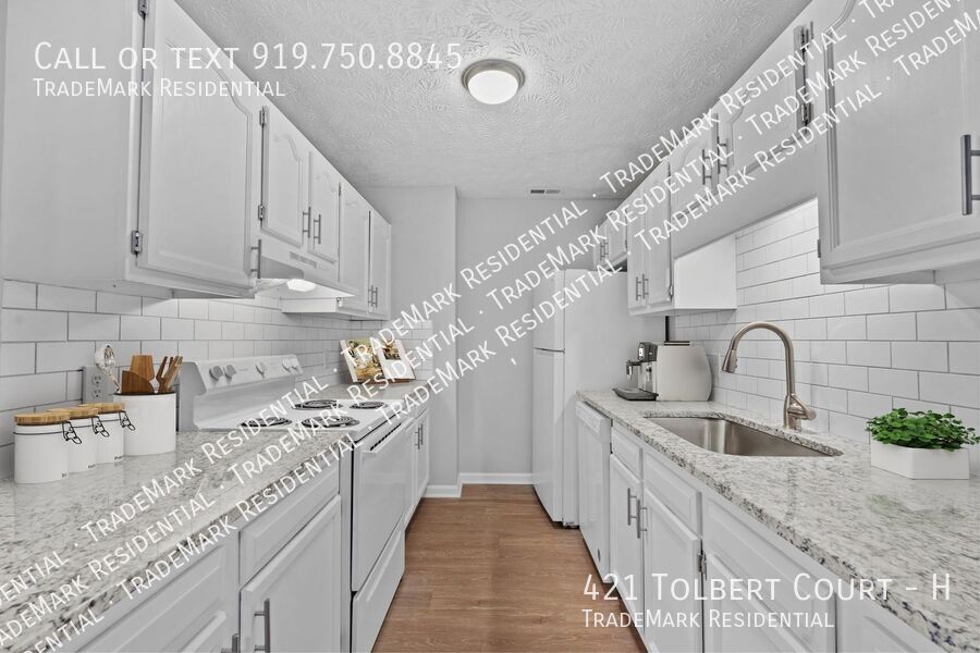 Foto principal - 421 Tolbert Ct