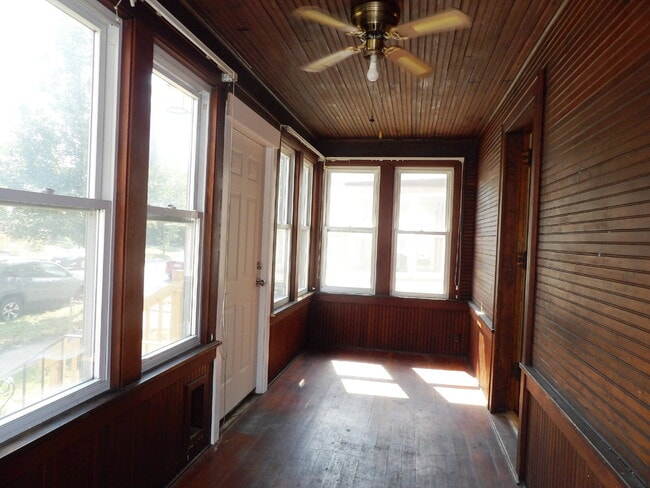 Building Photo - 3 Bedrooms | 2 Bathrooms Near UofM