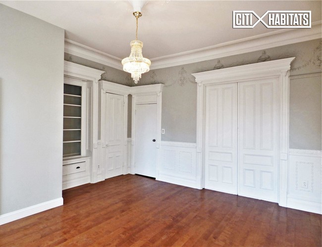 Building Photo - 788 Putnam Ave