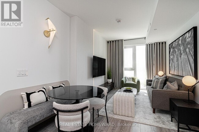 Building Photo - 2020 Bathurst St