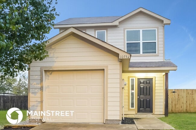 Building Photo - 10752 Many Oaks Dr