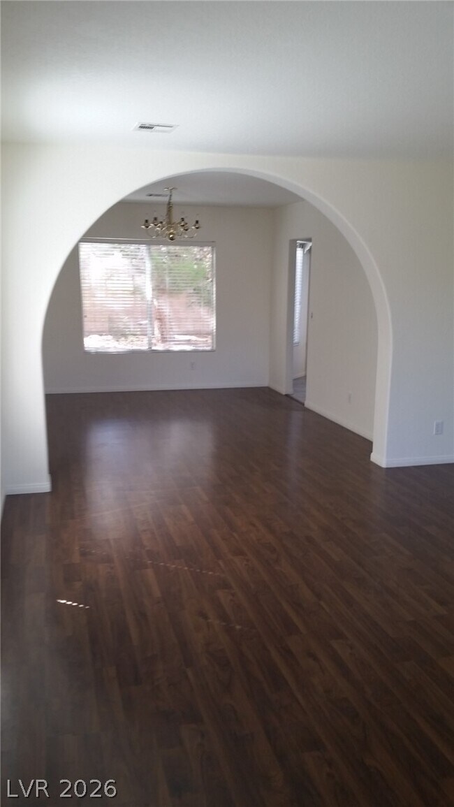 Building Photo - 1513 War Paint Dr